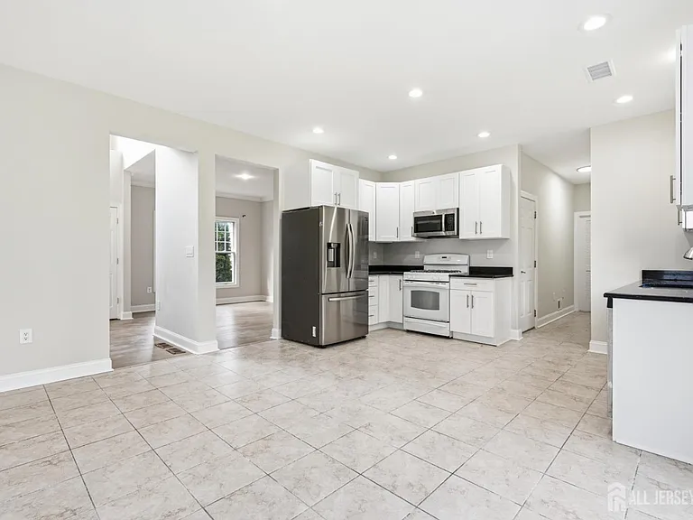 33 Melbloum Ln — Photo 8