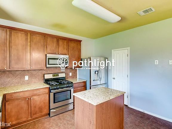5th image of 2008 Blewett Dr
