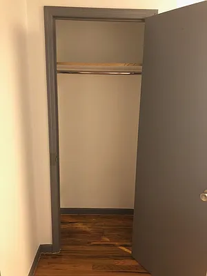 Rented by Premier Metro Realty Corp | media 51