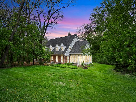 3rd image of 3 Spring Ln