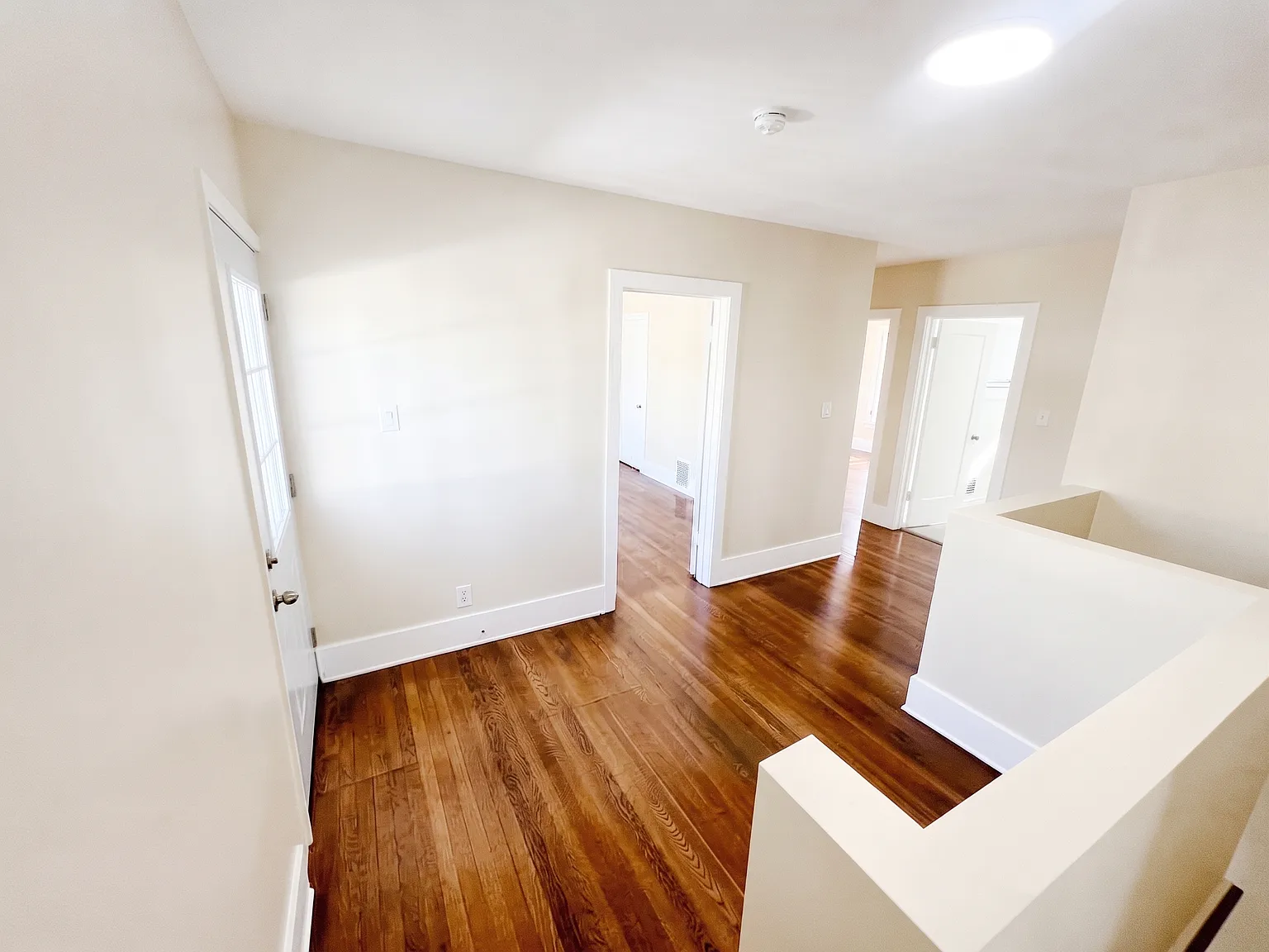 3 bed, 1.5 bath, 2200 sqft, $4,000 — Photo 3