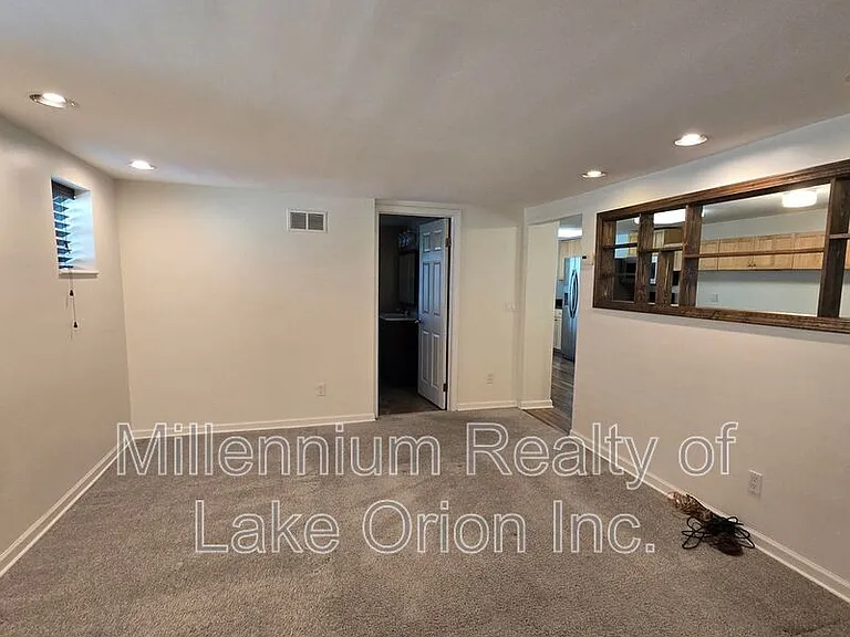 201 W York York Ave — Photo 6