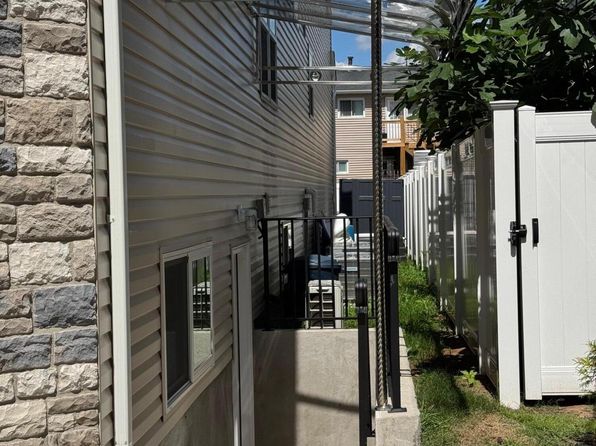 135 Sommer Ave #1