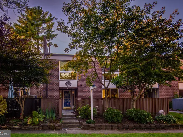 11474 Links Dr, Reston, VA 20190