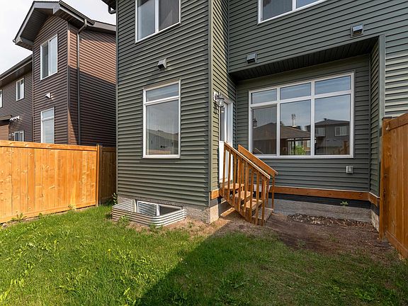 3rd image of 1457 Keswick Dr SW