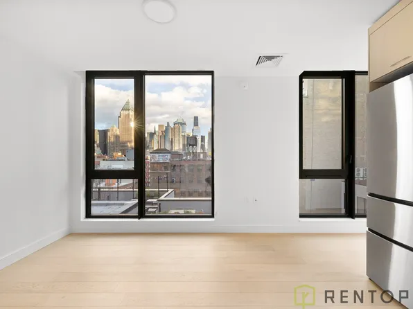 554 West 46th Street image 3 of 25