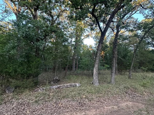 101 Cedar Oaks Dr, Mabank, TX 75156