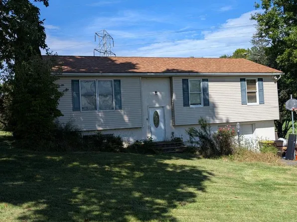 6345 Palm Rd, Zionsville, PA 18092