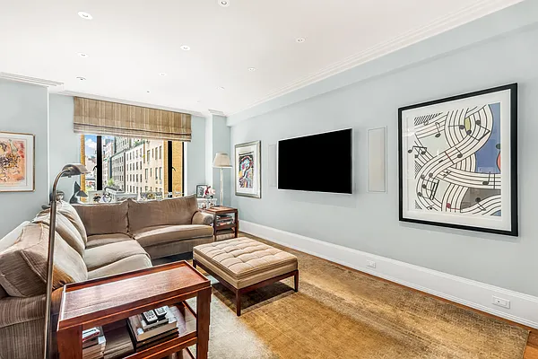 Sold by Sotheby's International Realty | media 11