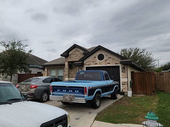 2nd image of 604 S Mina De Oro St