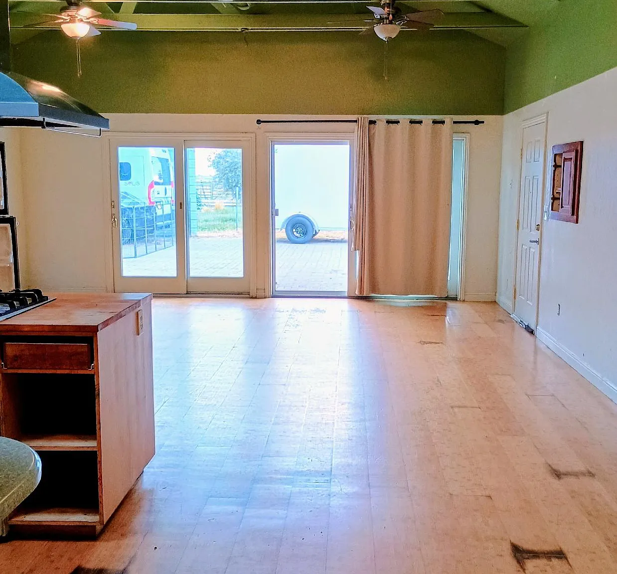 1 bed, 900 sqft, $1,950 — Photo 3