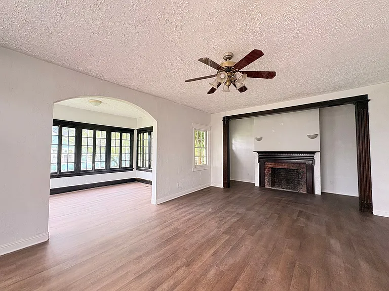 311 N Center Ave — Photo 20