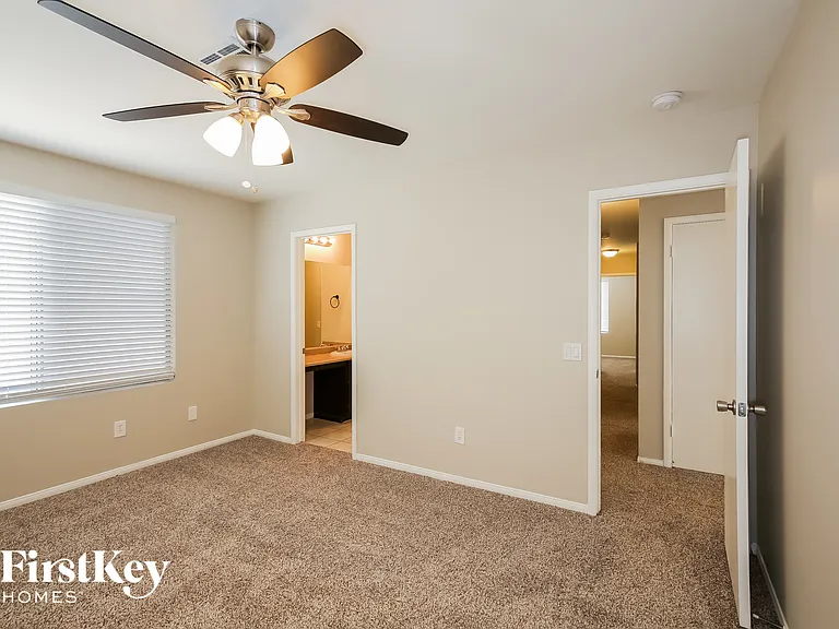 720 Roberta Alecia Ave — Photo 7