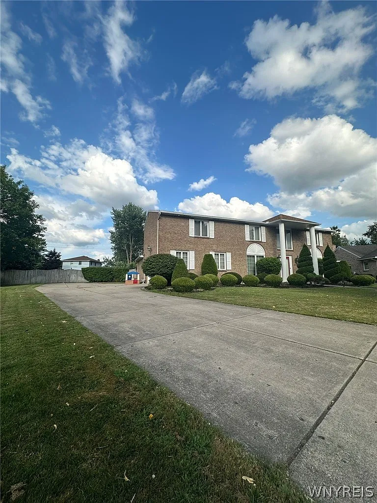 6 bed, 3.5 bath, 3665 sqft, $4,700 — Photo 4