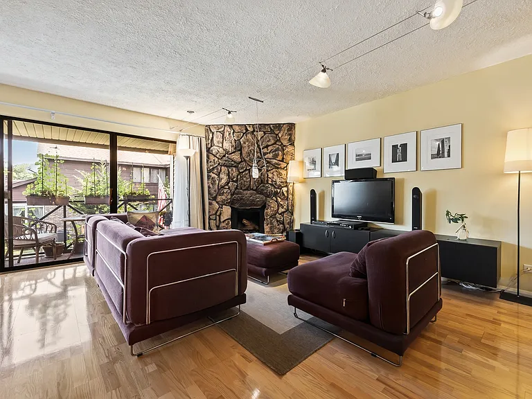 810 Waterview Cir #3 — Photo 25