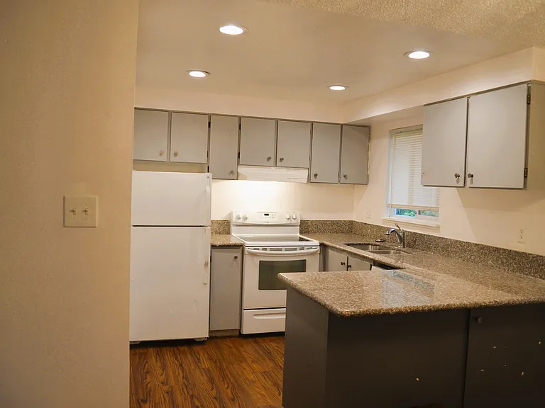 319 Linn Ave #319 — Photo 15
