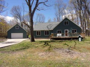 519 Englewood Dr, Roscommon, MI 48653