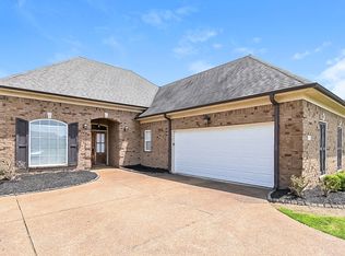 3376 Valley Crest Dr, Southaven, MS 38672