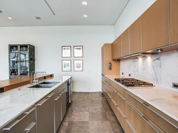 300 S Orange Grove Blvd #C, Pasadena, CA 91105