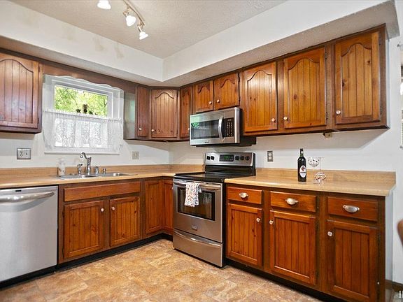4th image of 817 Audubon Dr