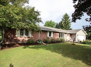 6949 Lakeside Rd, Ontario, NY 14519