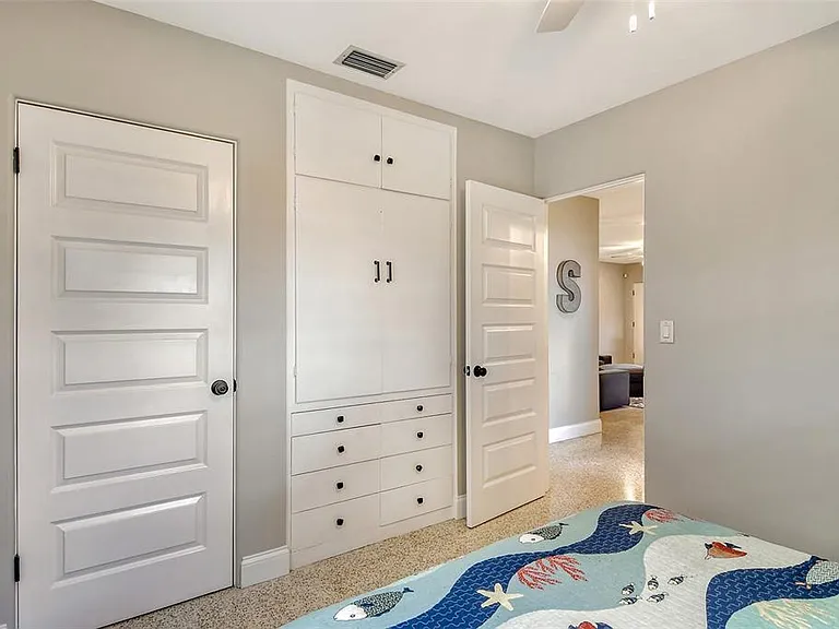 2309 Lynn St — Photo 21