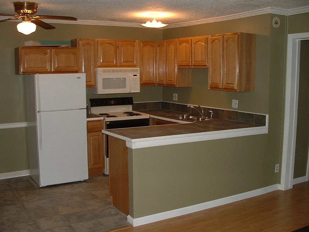 Waitlist for Aug2027Jul2028 Now Open! |Quiet 2 Bedroom Condo Near UTK | Fort Sanders Area — Photo 1
