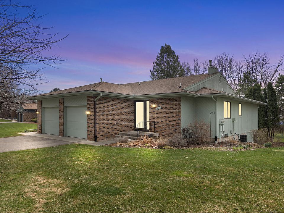 1st image of 2048 Cranbrook Dr NE #15