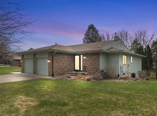 2048 Cranbrook Dr NE #15, Grand Rapids, MI 49505