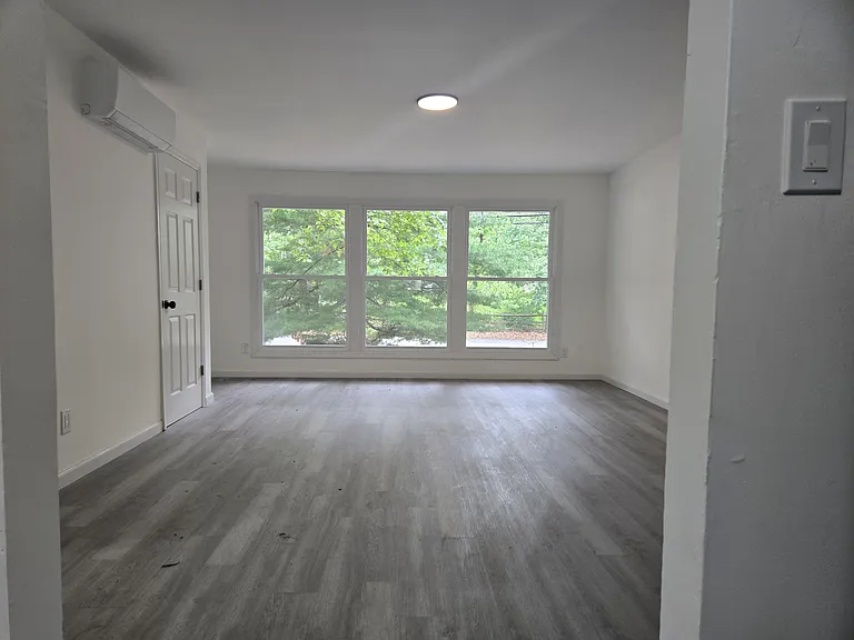115 Maple Dr — Photo 13