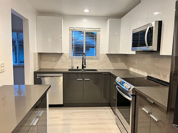 5th image of 2090 Penasquitas Dr