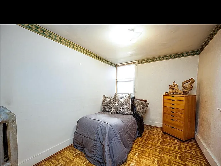 35 Edwards St — Photo 17