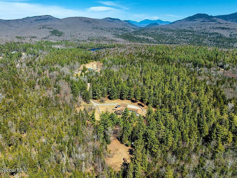 5th image of 399 Loch Muller Road