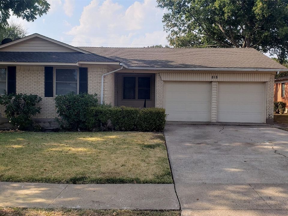 1st image of 818 Bandera Ln