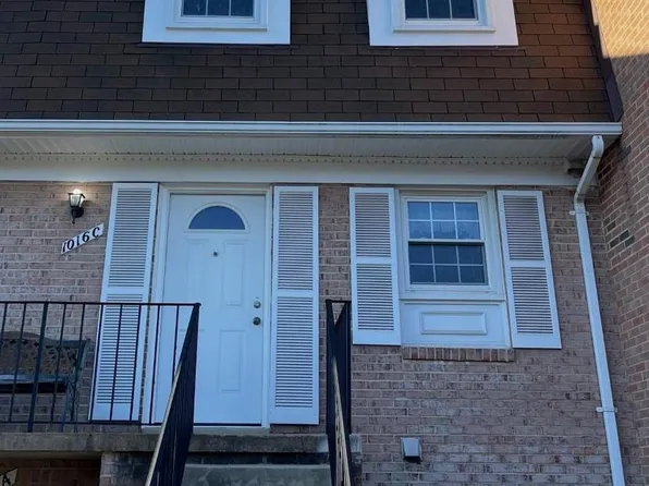 1016 Brixton Ct, Sterling, VA 20164