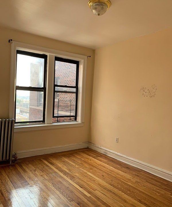 1st image of 711 E 231st St APT 4B