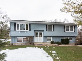 7504 Windsor Ave, Spring Grove, IL 60081