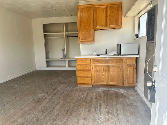 2nd image of 18316 Hawthorne Ave #B