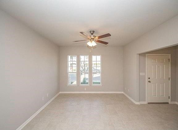 107_Wainscot_Oak_San_Marcos_78666_living_5