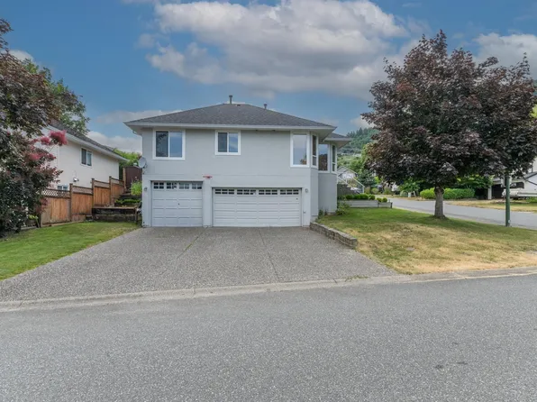 36381 Country Pl, Abbotsford, BC V3G 1M2