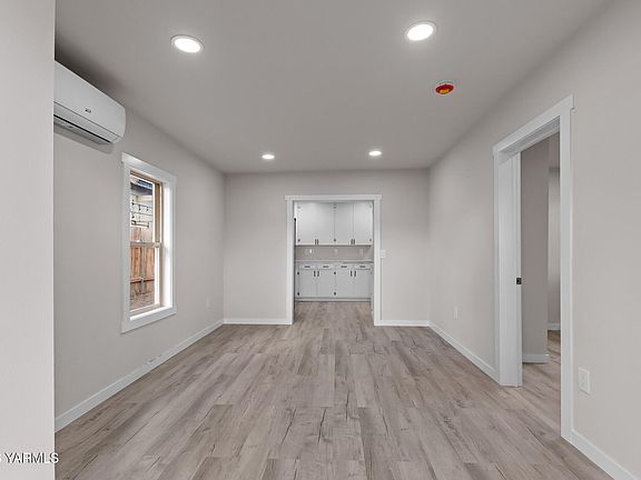 4th image of 1014 Canal Ave