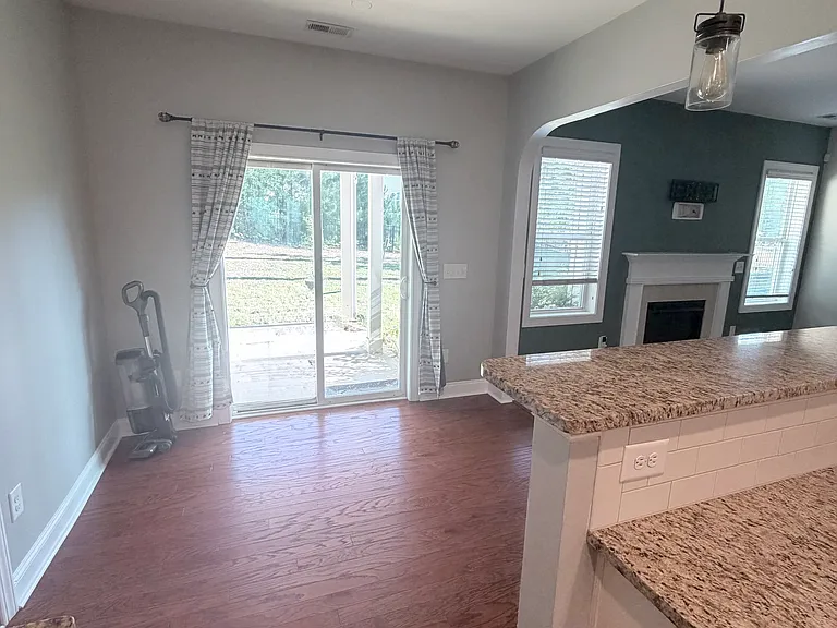 441 Falls Creek Dr — Photo 5