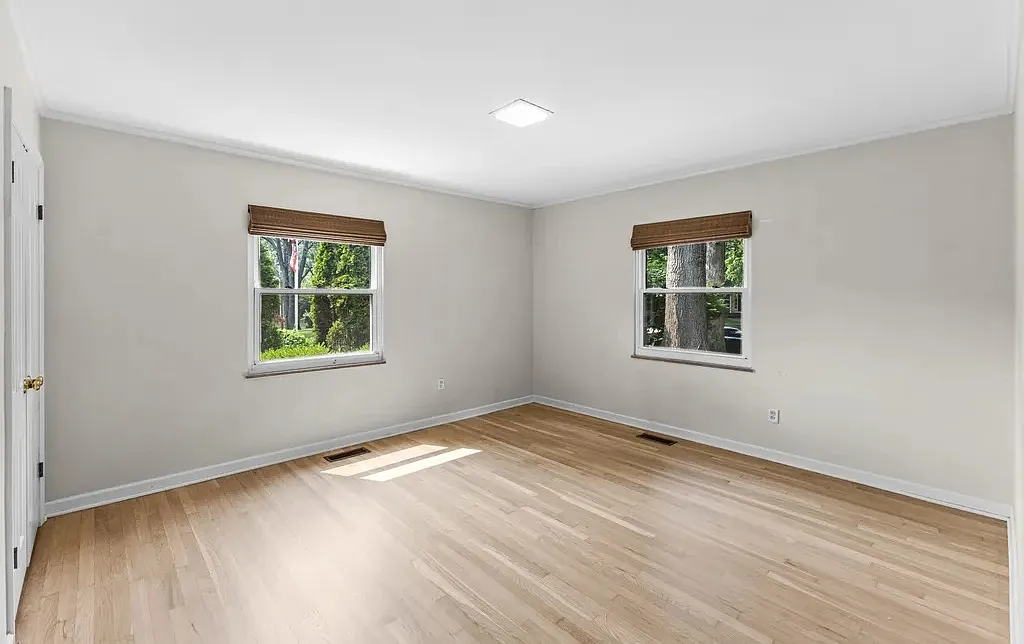 3 bed, 1.5 bath, $2,995 — Photo 3