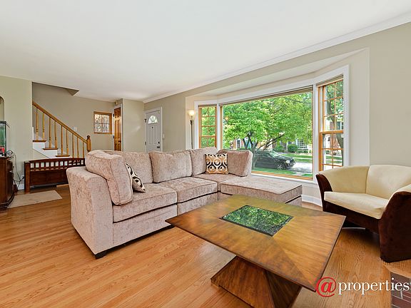 3rd image of 6286 N Leona Ave