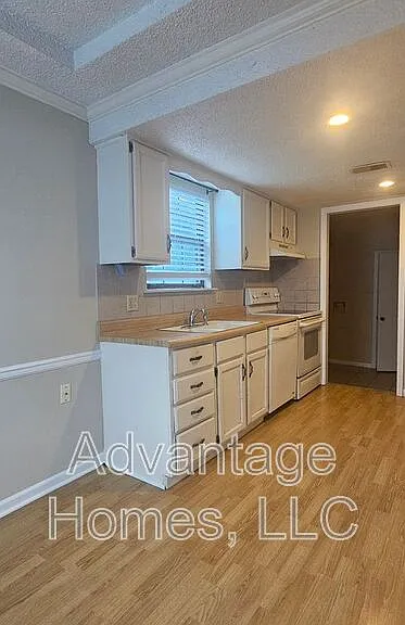 10832 Haskins St — Photo 7