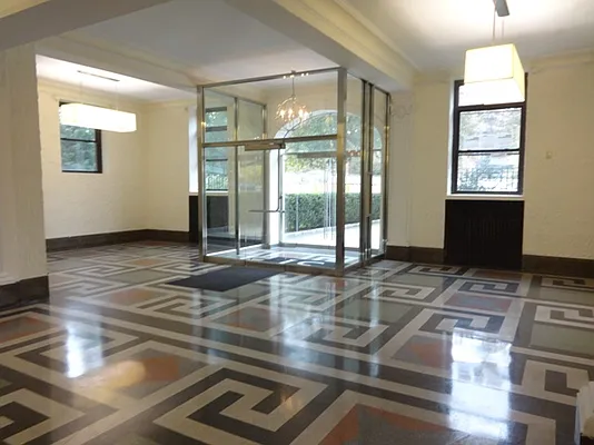 Rented by Bold New York | media 21