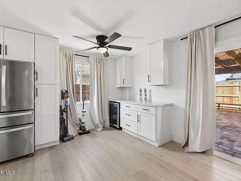 2301 Mono St — Photo 8