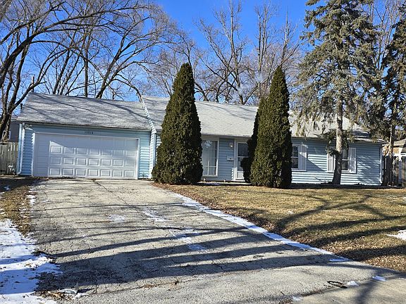 2nd image of 15016 S Holiday Ct
