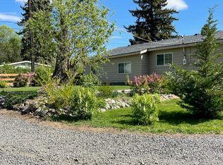 20 Riverside Ln, Naches, WA 98937
