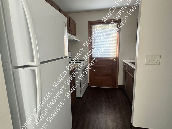 3rd image of 4563-4569 Croftshire Dr